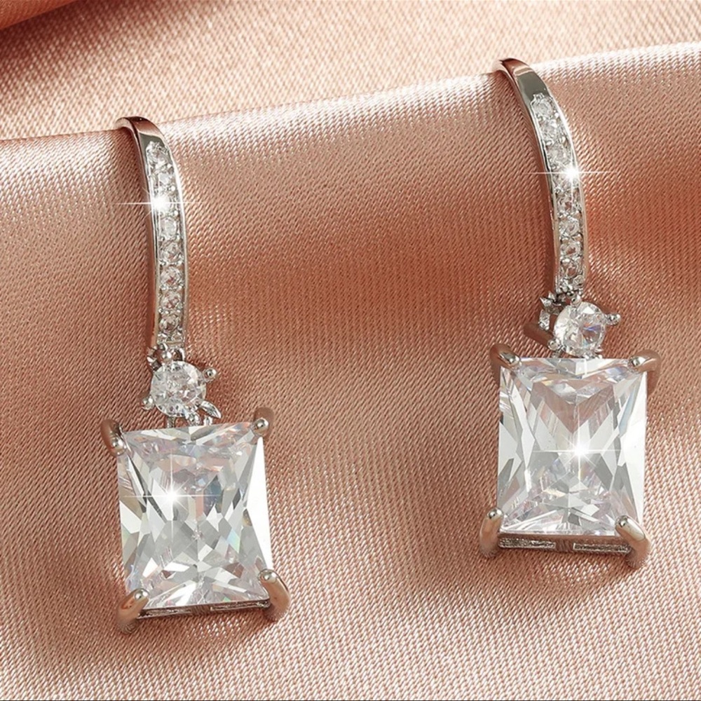 Big Engagement Wedding Jewelry Anniversary Drop Earrings - Picture 3 of 7